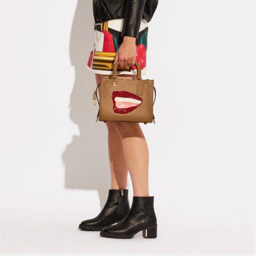 Coach X Tom Wesselmann Rogue 25 Leather Camel Lip Graphic Motif Purse bag ca125 - Picture 3 of 6